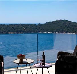 Luxury 4 Bedroom Villa with Infinity Pool, Sauna and Sea Views in Sveti Jakov, near Dubrovnik, Sleeps 8
